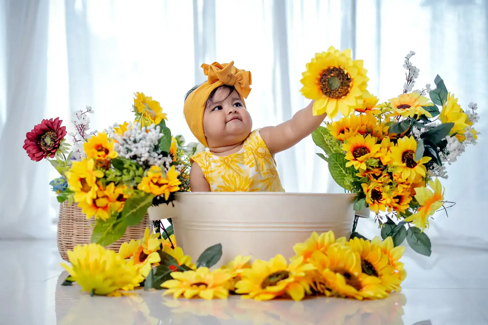https://dx21q3b76hjv4.cloudfront.net/images/new/gallery/baby-photographers-in-bangalore.webp